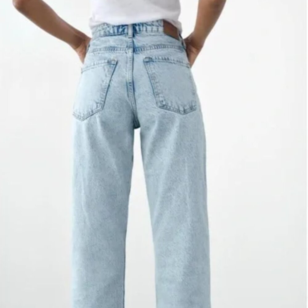 Zara Light Wash Straight Leg Women's Jeans - Picture 4 of 9